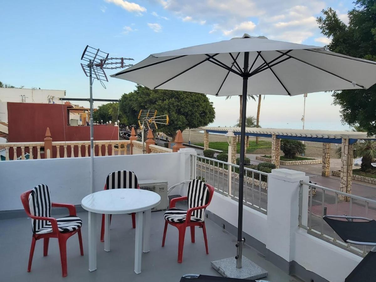 Beachfront House Малага Экстерьер фото